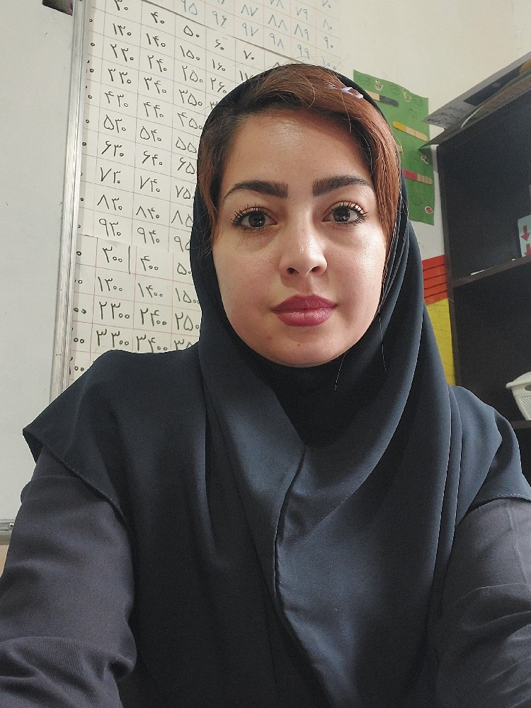 سمیه عبادی مشهور