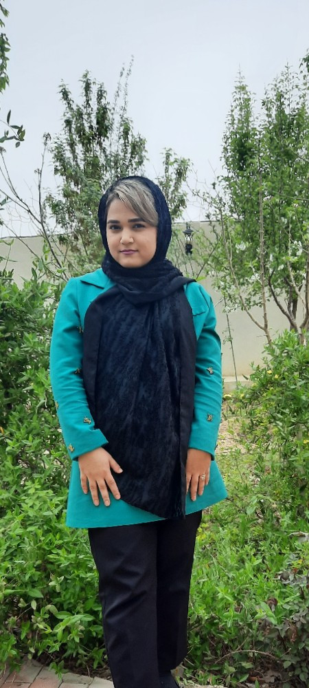 زهرا اکبری