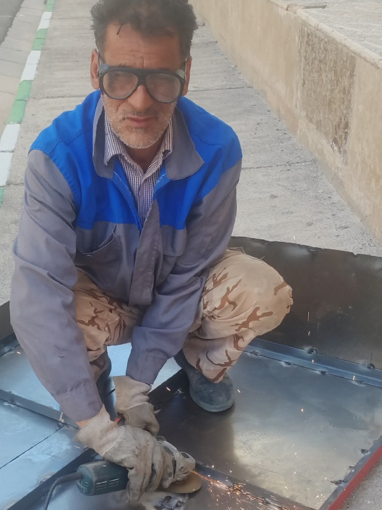 اکبر کرمی ارا