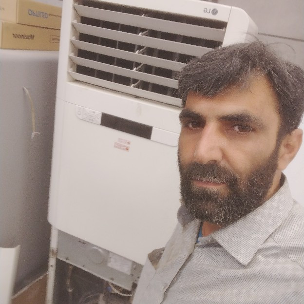 ایرج داودی