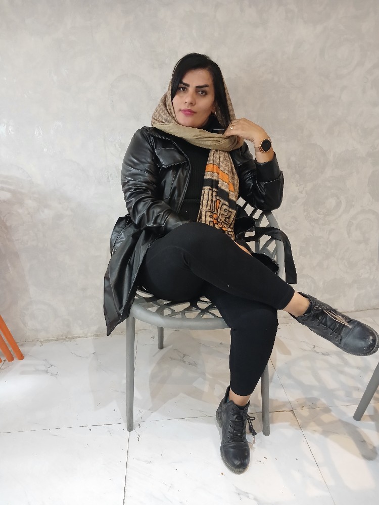 زیبا صادقی