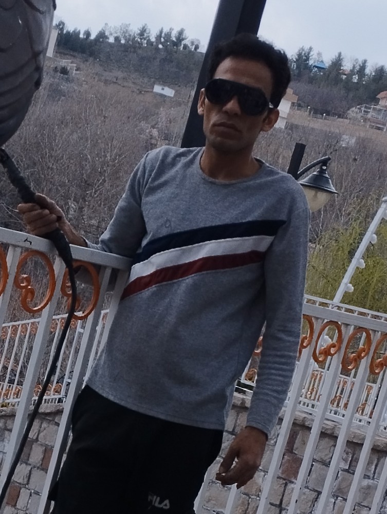 مسعود نوزادی