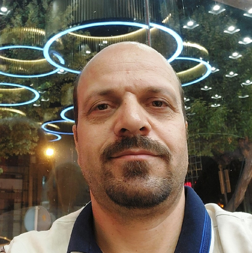 کمال صادقی