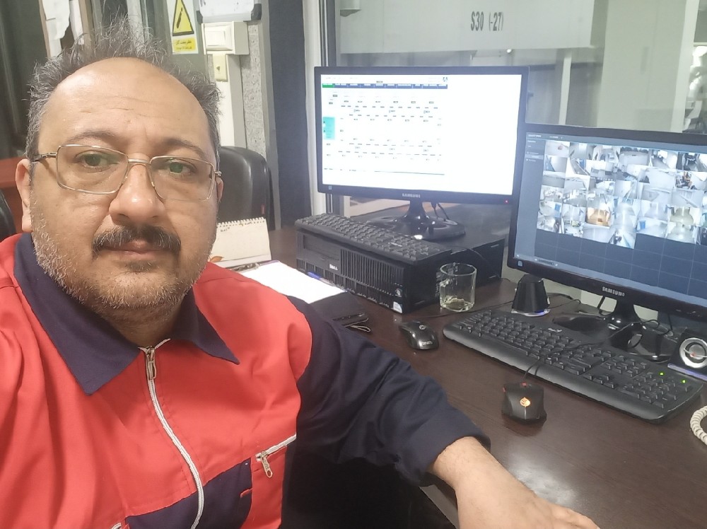 منوچهر ارین کیا