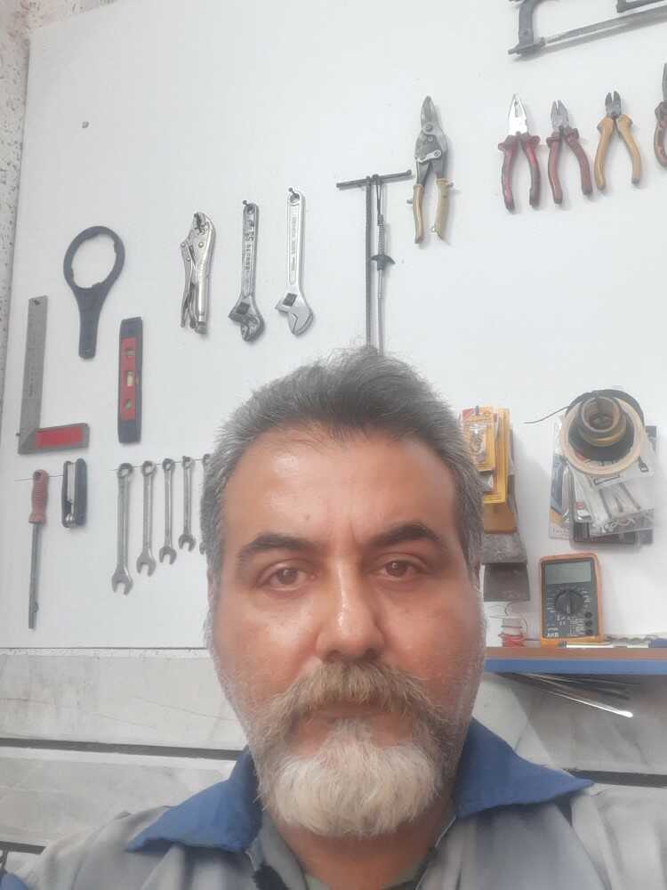 مهدی شیخی مهرابادی