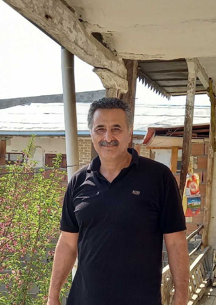علی عباسیا