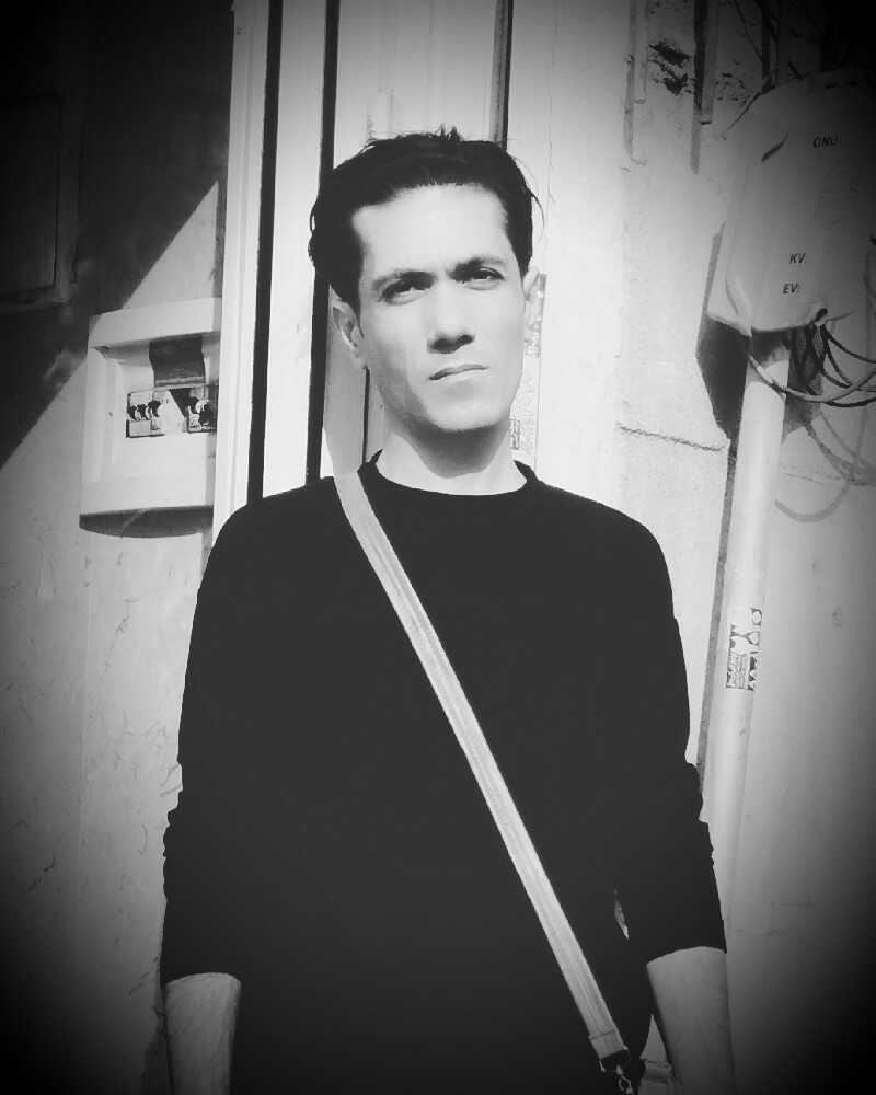 فرید آذرگون