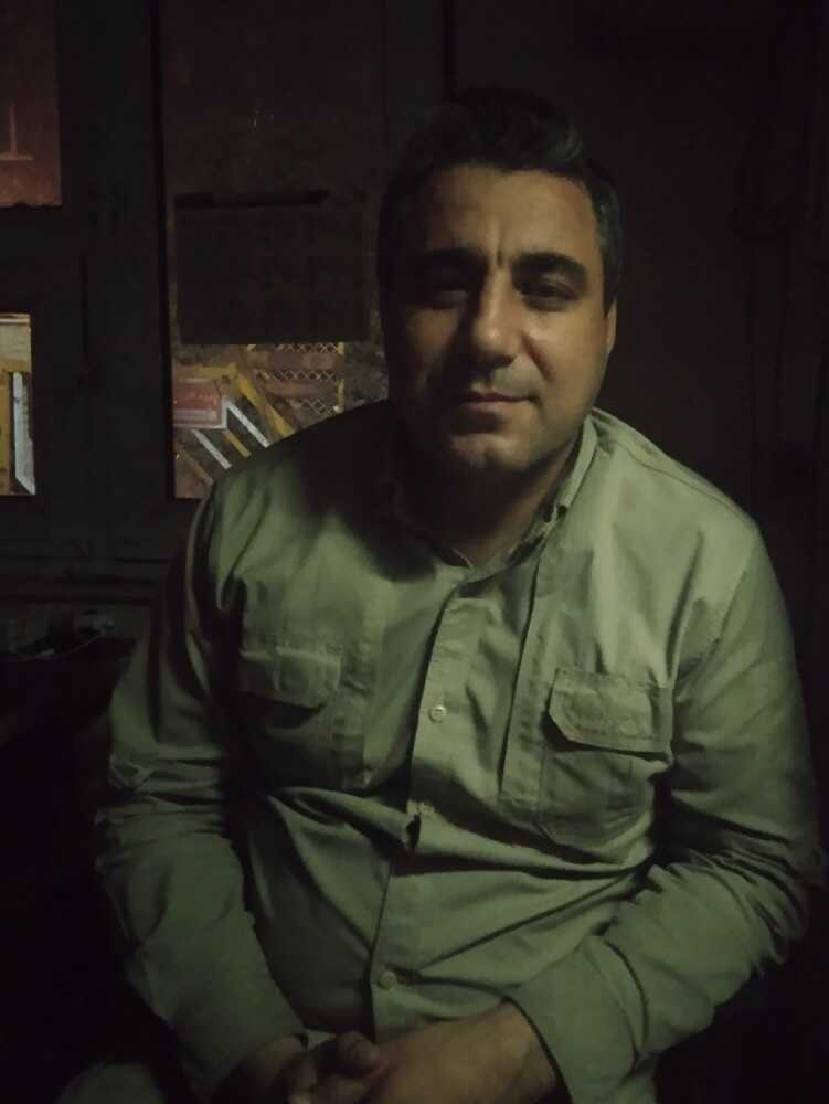ناصر اکبری