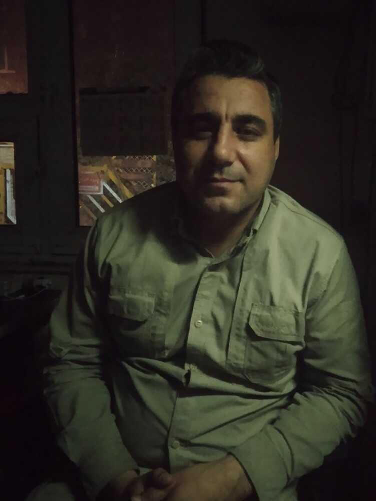 ناصر اکبری