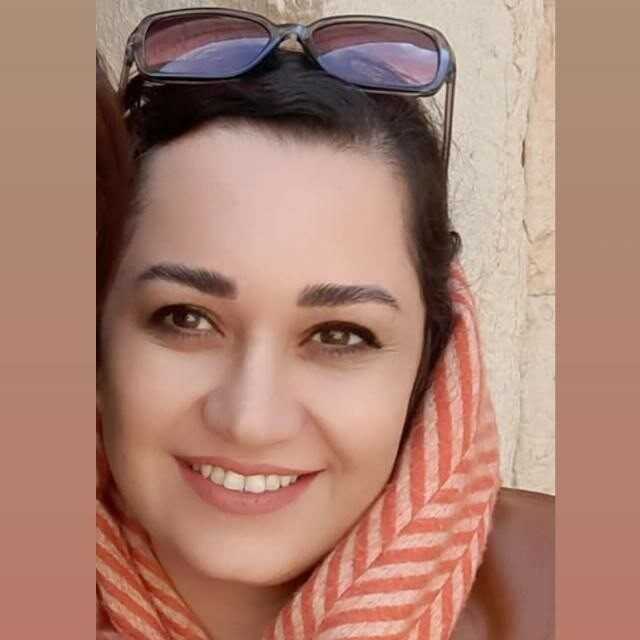 شیرین نیکنام