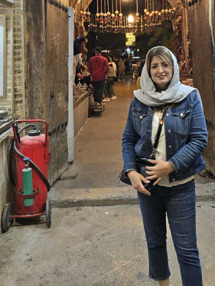 نیلوفر امینی