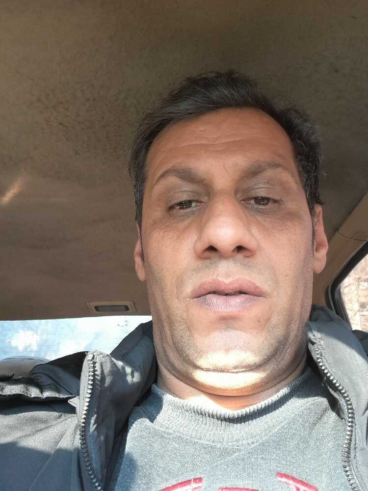 منوچهر اسفندیاری