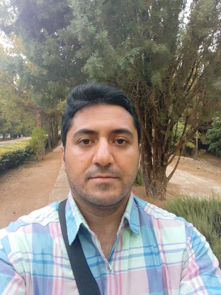 علی صنایعی
