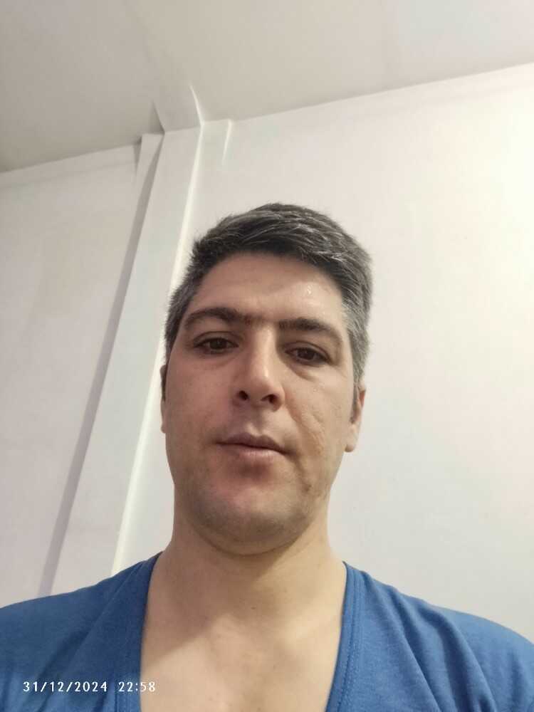 مهدی محمودی