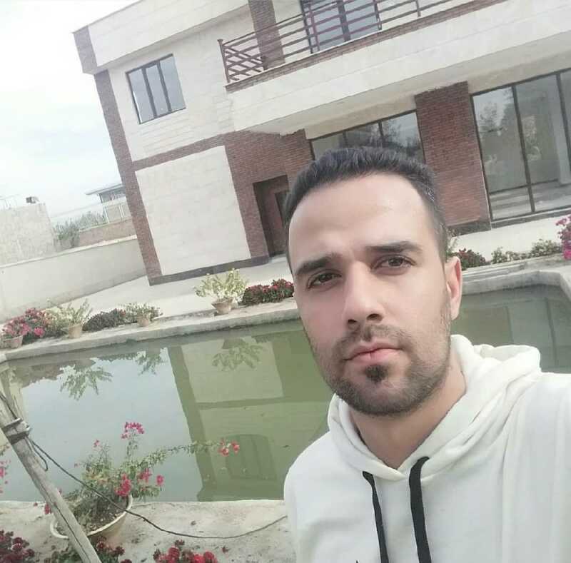 هادی اکبری