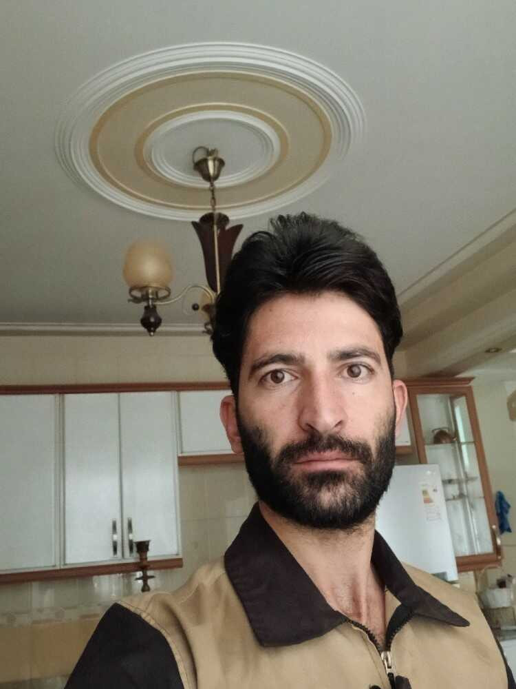 محسن گنجی