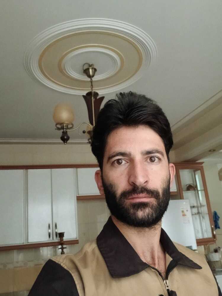 محسن گنجی