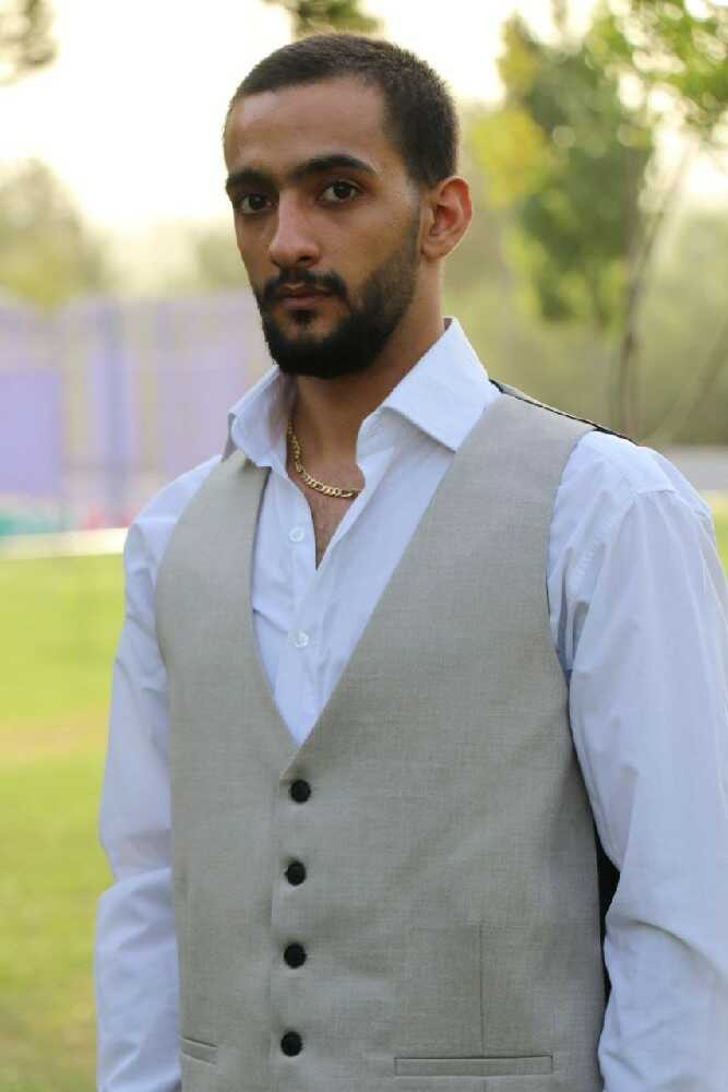 روح الله نیافر