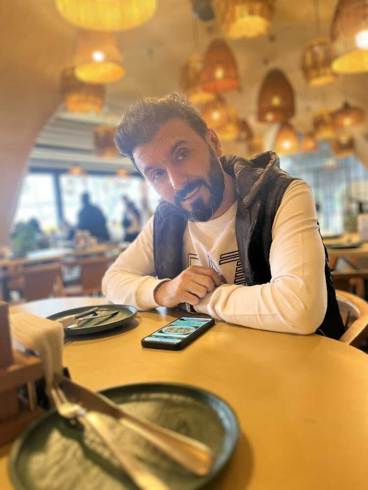 وحید شاهی