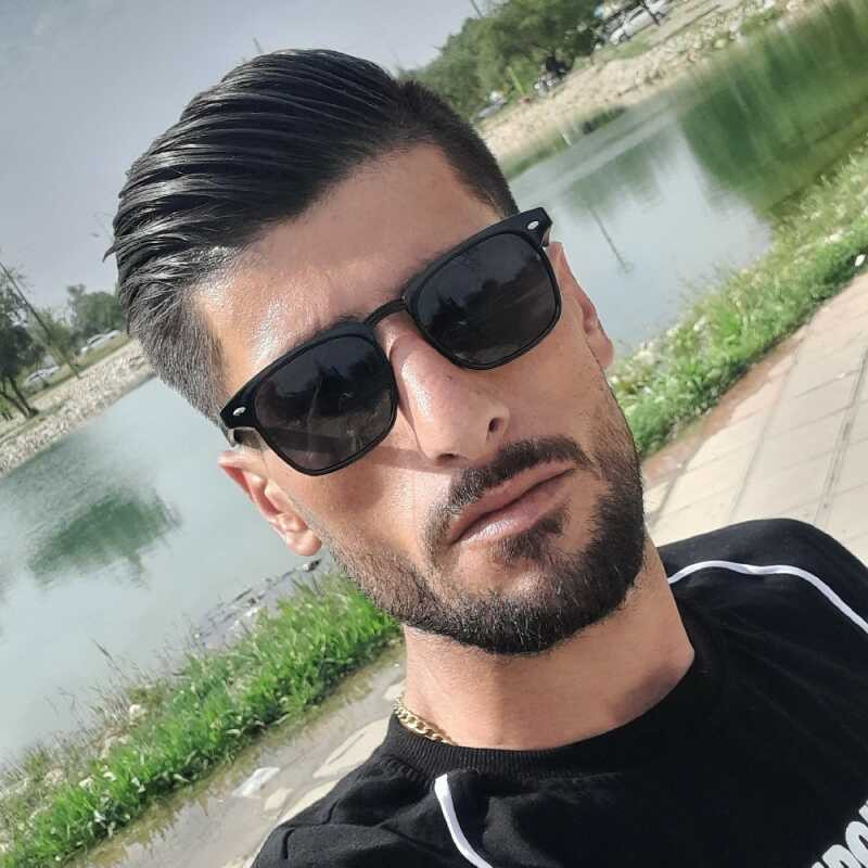 محسن عشیری