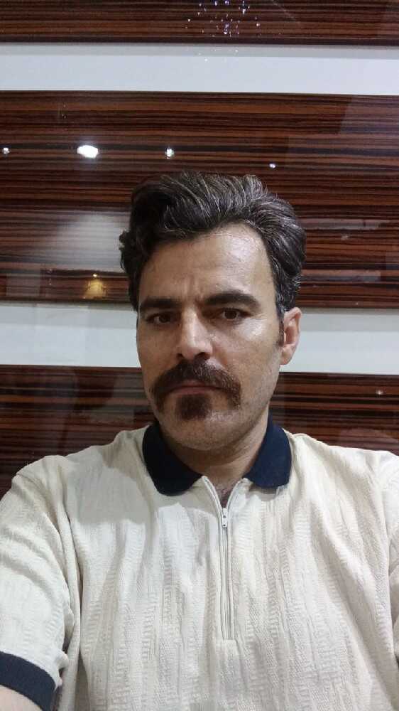 محسن آورزمانی