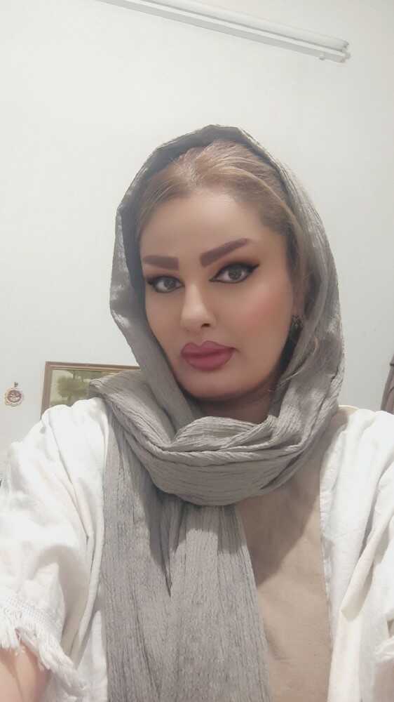 زهرا زارع