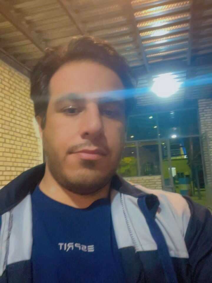 آرش میرزائی