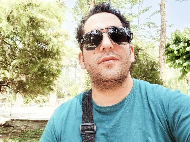محسن حسنی