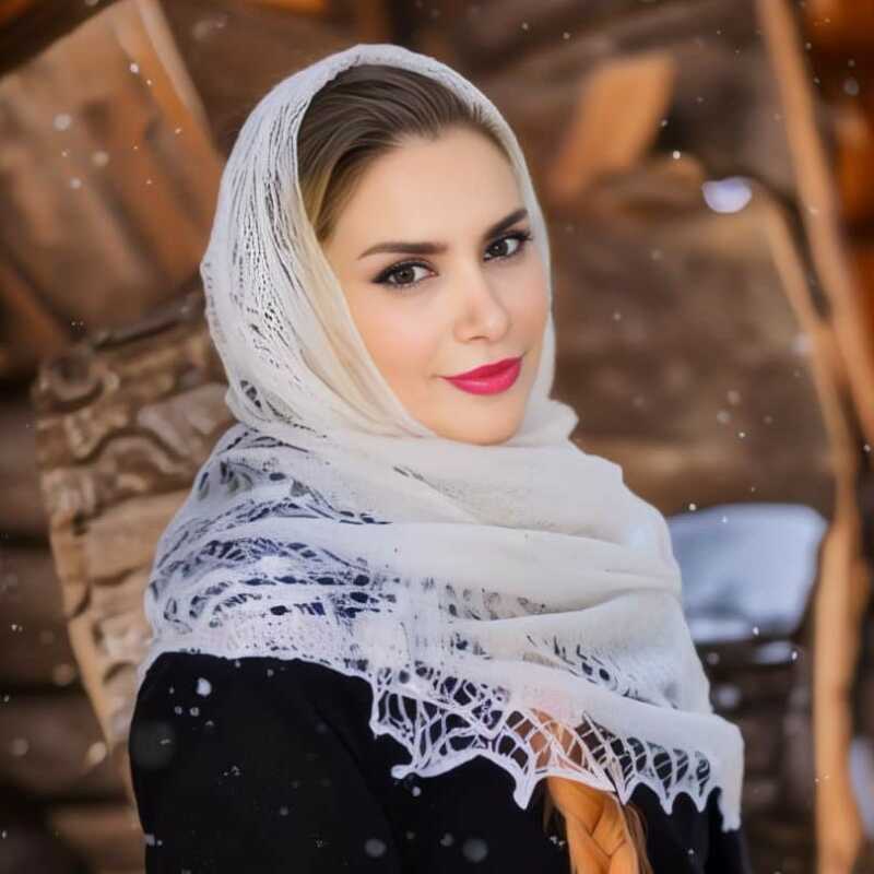 رویا نیکوکلاه