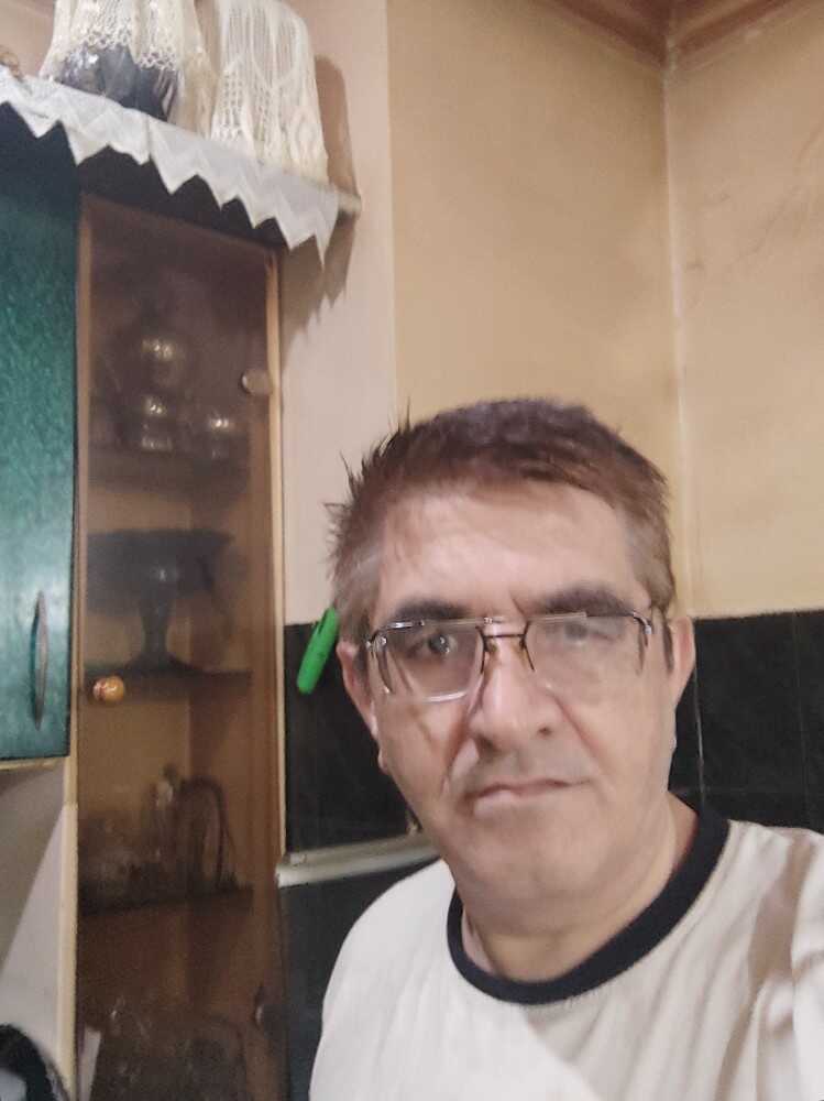 نادر تقی زاده