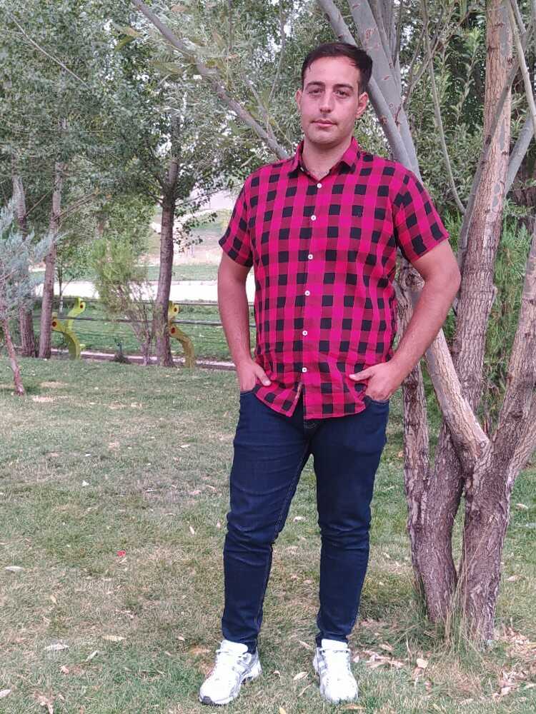 اکبر نظری زمانه