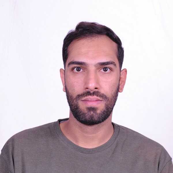 پوریا دباغی