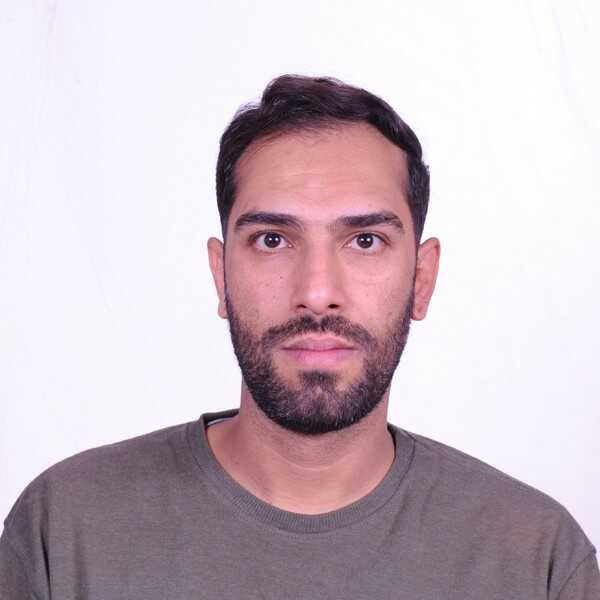 پوریا دباغی