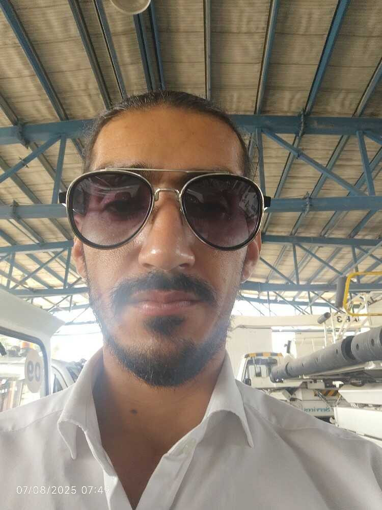 فرشاد زارع