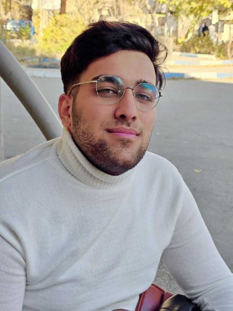 آرش مقدم