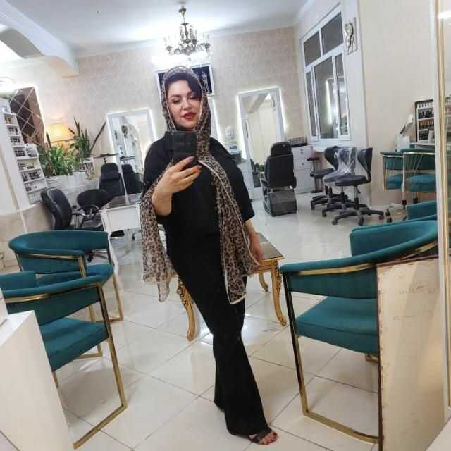 نازنین کریمی خشتی