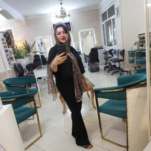 نازنین کریمی خشتی