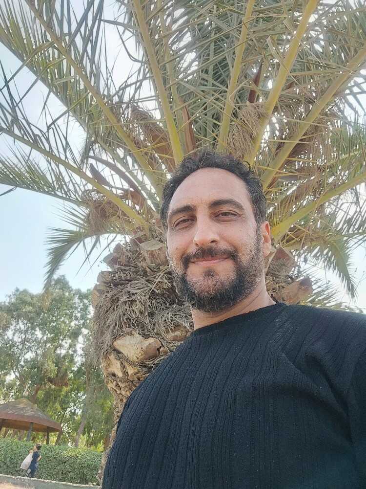 مصطفي عنبرستاني