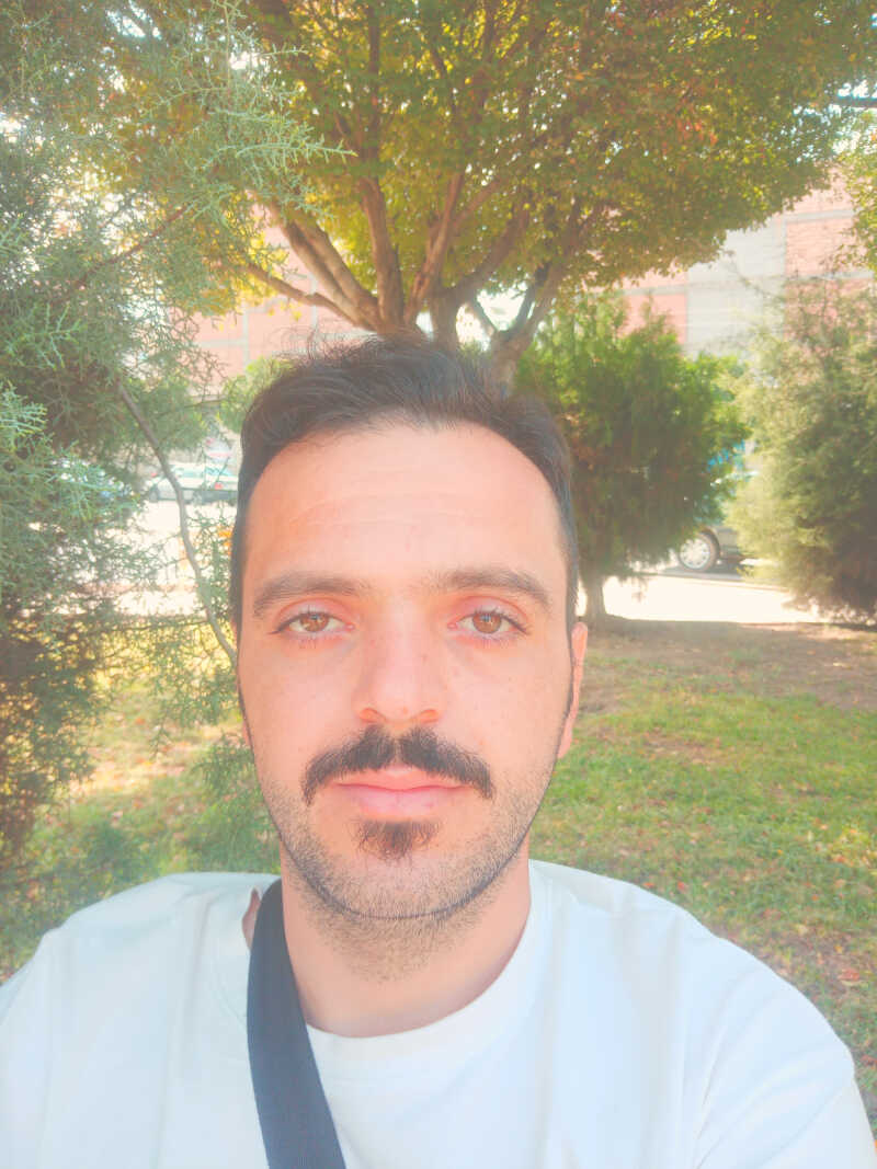 سينا گیلانی