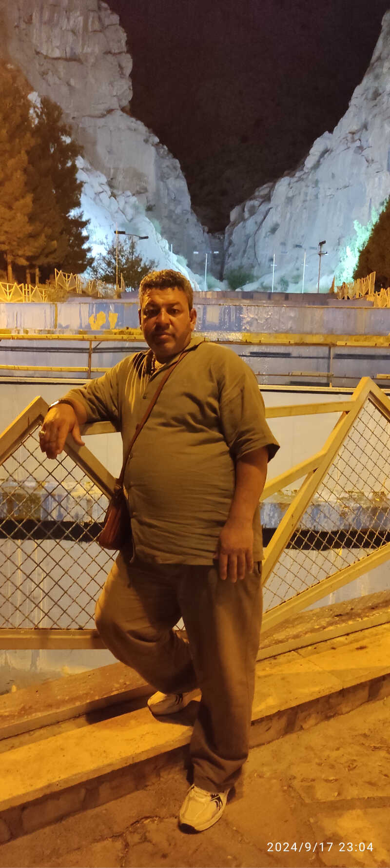 ابوالفظل اکبرزاده