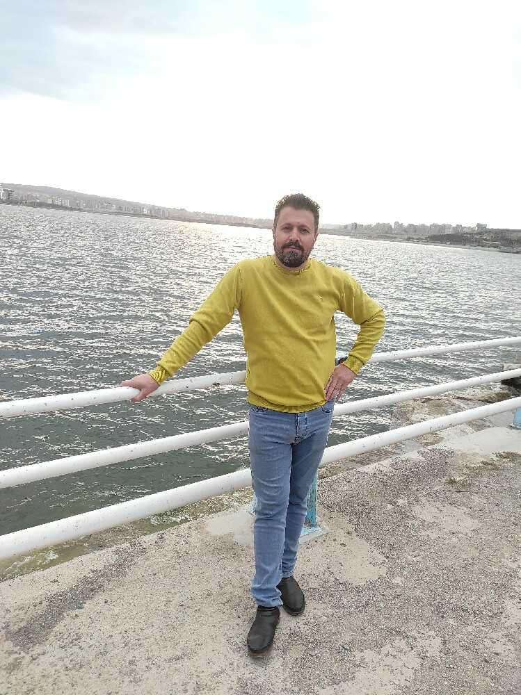 علی احمدی