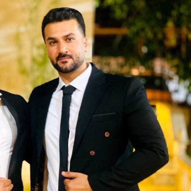 امید اسفندیاری