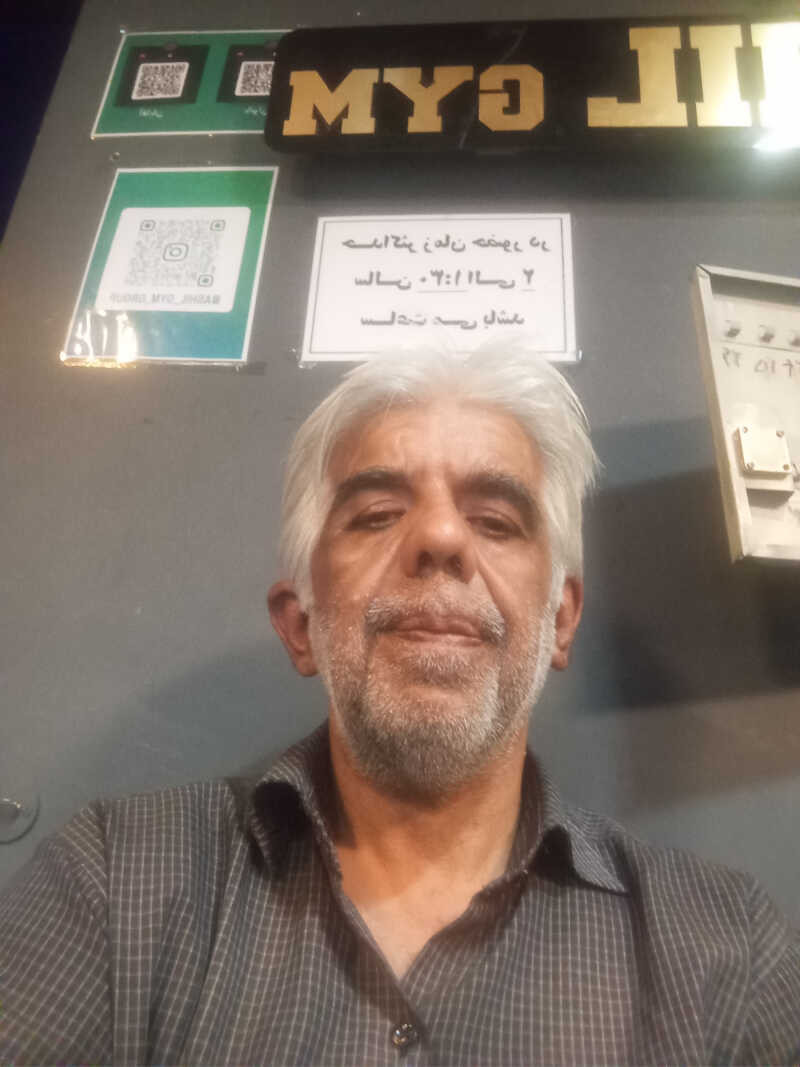 مجید عزیزی