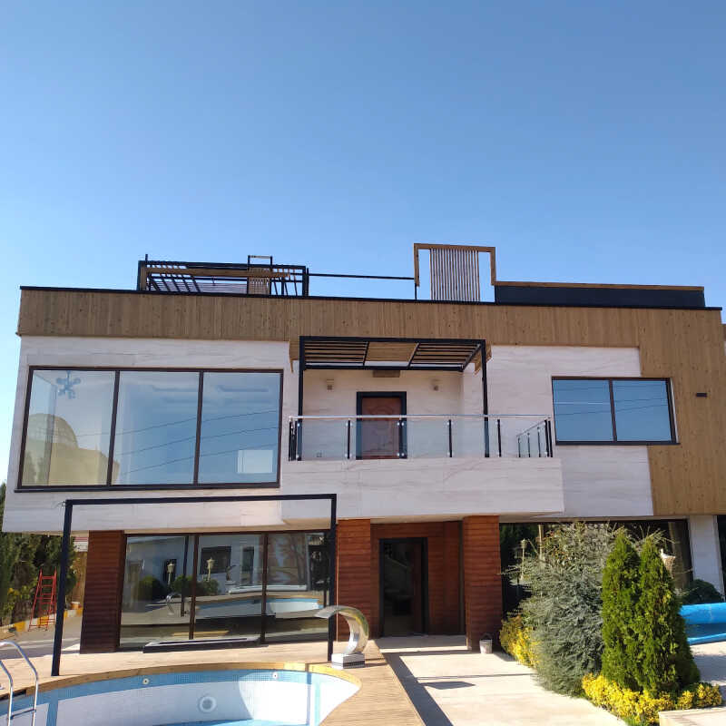 پیمان عظیمی منامن