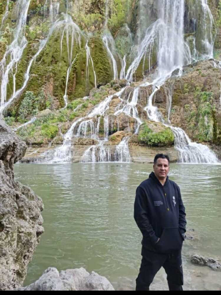 محسن عموری