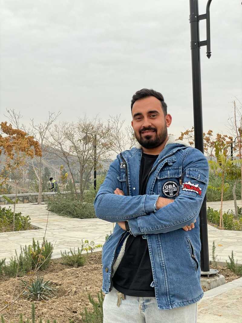 امیرحسین شیرخانی