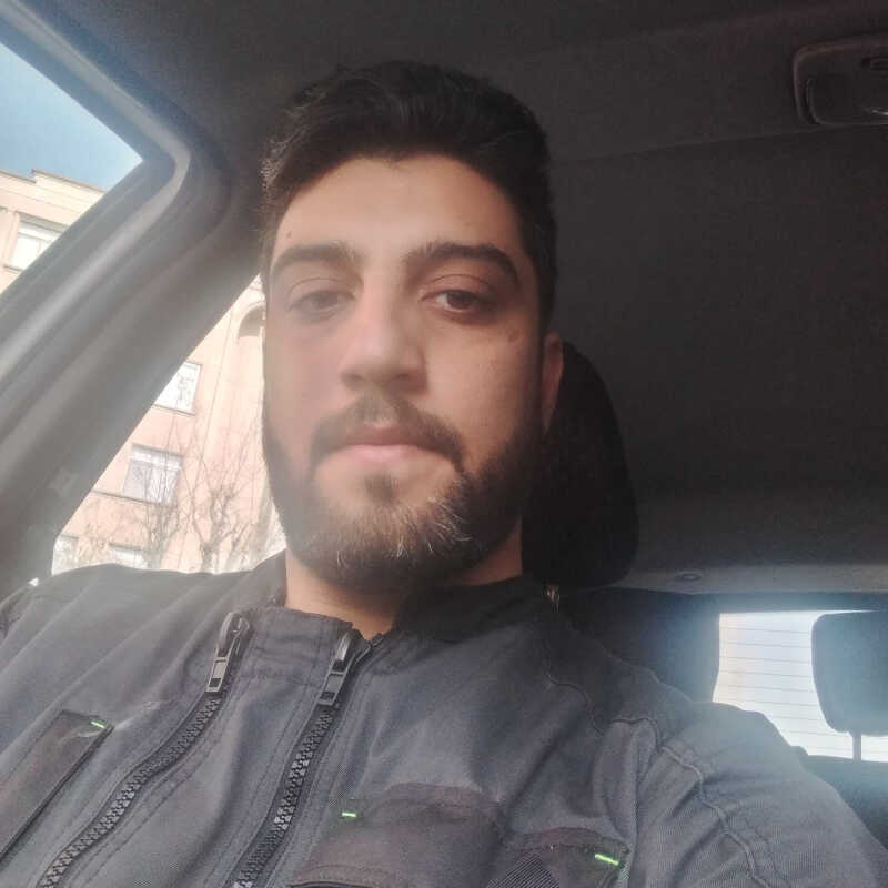 یونس حکمتی راد