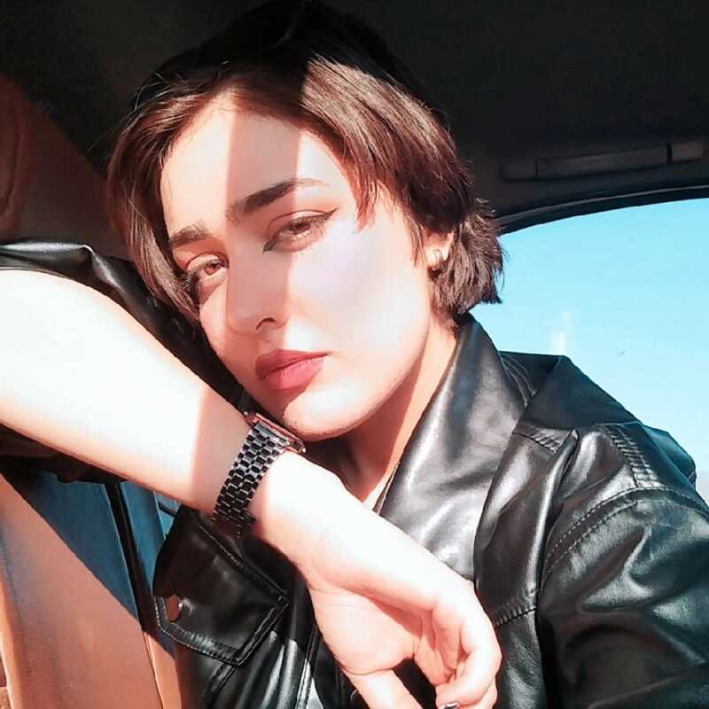 مبینا ثابتی