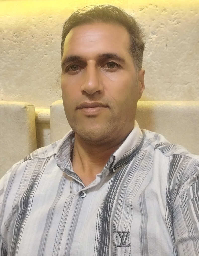 رضا احمدنیا