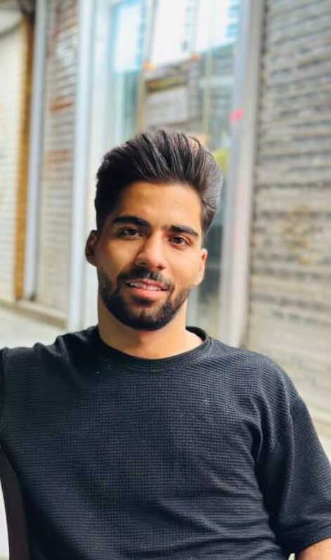 امیرحسین مومیوند